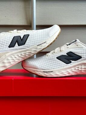 New Balance Arishi women’s running shoes - 9.5